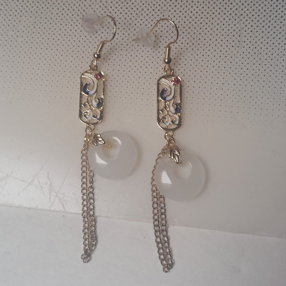 Elegant Gold White Dangle chain Paneljade Donut Earrings